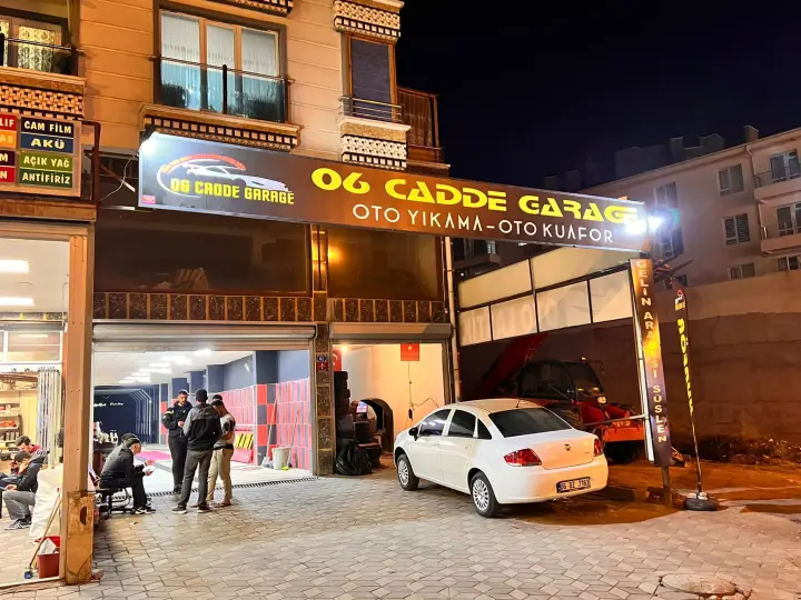 06 CADDE GARAGE