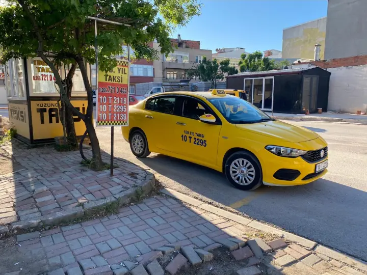 100. Yıl taksi durağı Bandırma