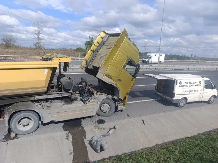 7/24 İSTANBUL TIR KAMYON TAMİRCİSİ YOL YARDIM SERVİSİ