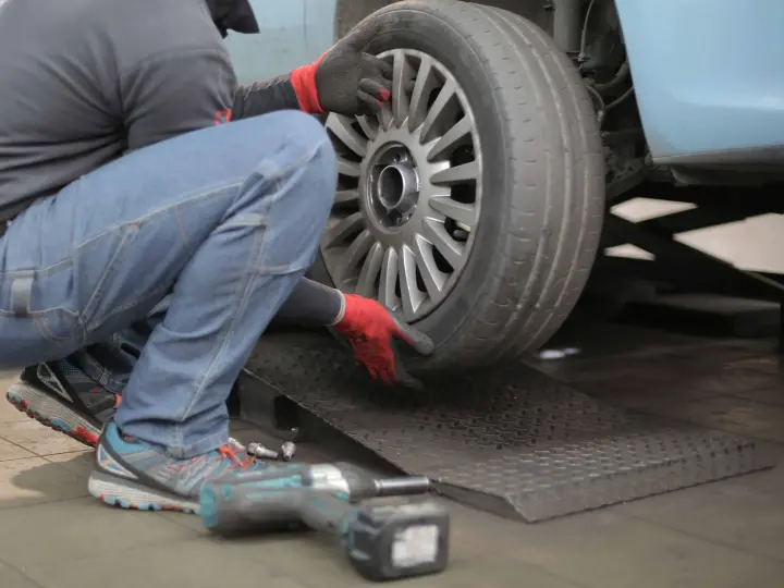 7/24 Lastik Yol Yardım Mobil Lastikçi