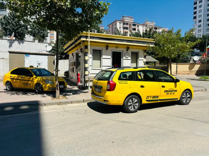 ABDÜLHAMİT HAN TAKSİ DURAĞI