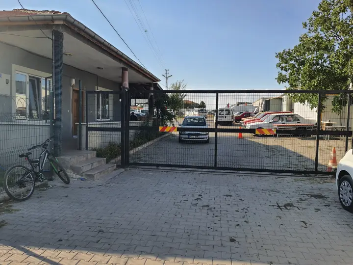AHTER YEDİEMİN OTOPARKI