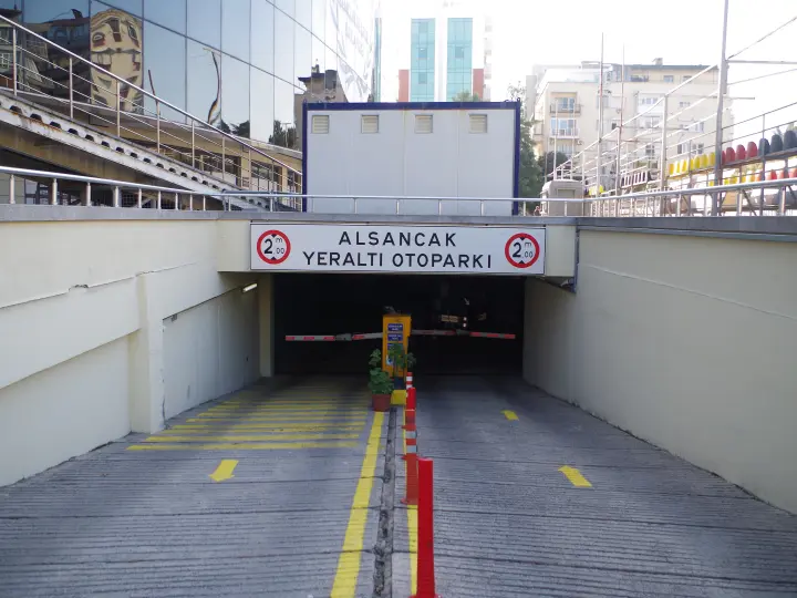 Akça Kapalı Otopark