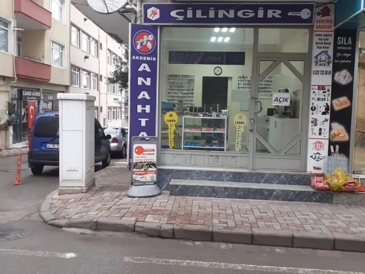 Akdemir Çilingir
