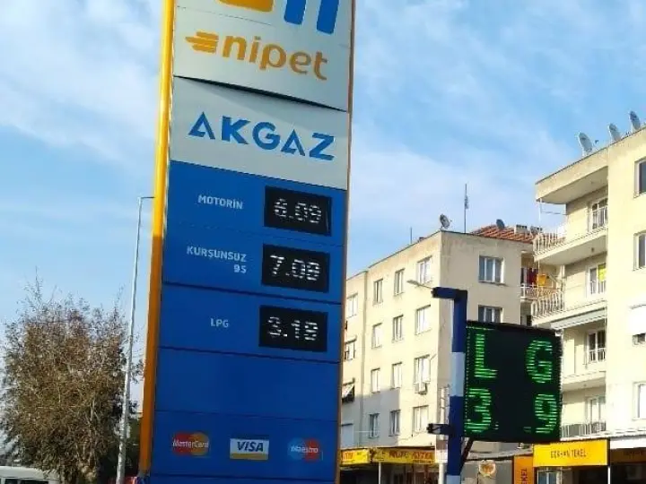 Akhisar Nipet Akaryakıt İstasyonu