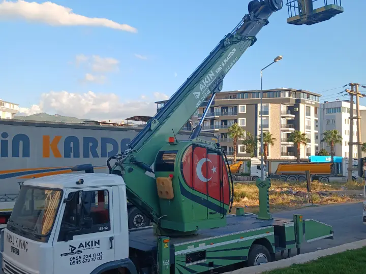 Akın Vinç ve Platform