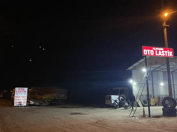 ALDEMİR SUSURLUK OTO LASTİK MAKAS KÖRÜK YAĞLAMA KAYNAK 7/24 YOL YARDIM