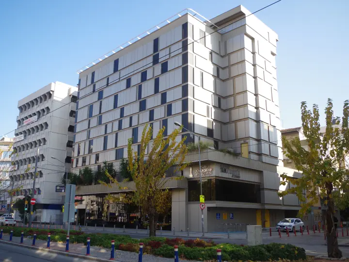 Alsancak Punta Katlı Otoparkı