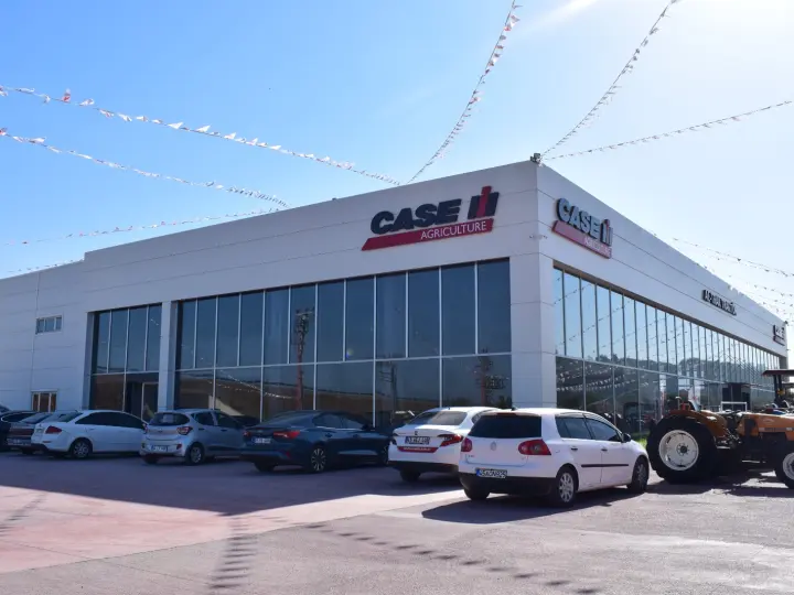 Altrak Traktör Motorlu Araçlar Tarım Makinaları Plaza