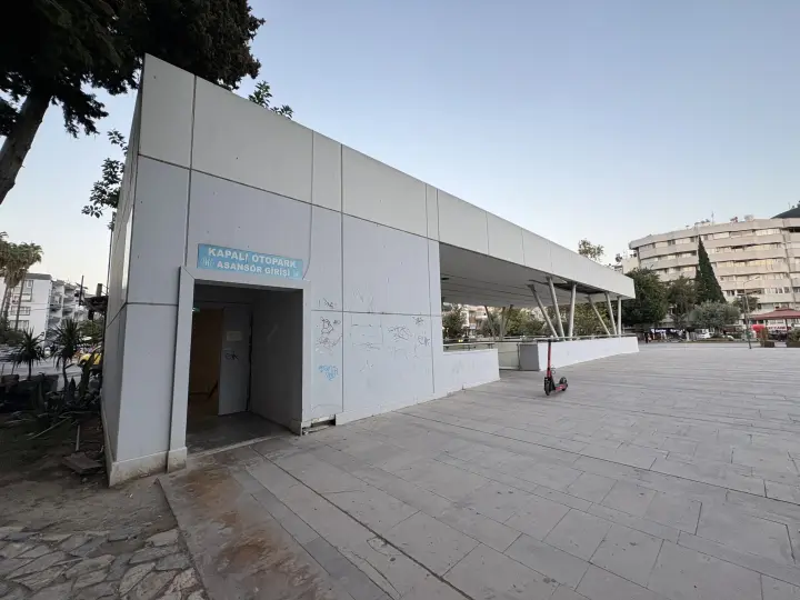 Antalya Büyükşehir Belediyesi Kapalı Otoparkı