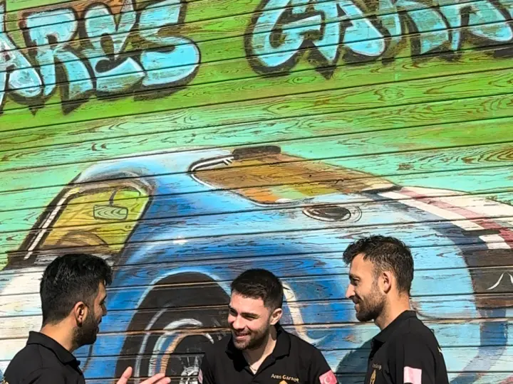 Ares GARAGE