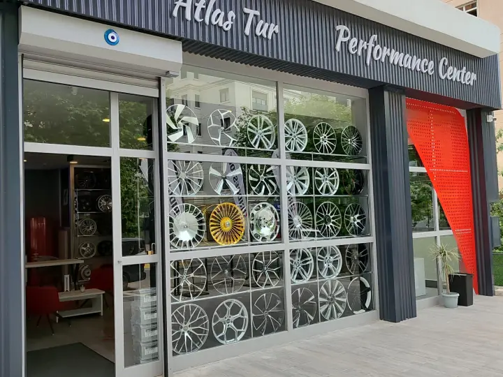 Atlas Tur Bridgestone Performance Center Bostanci
