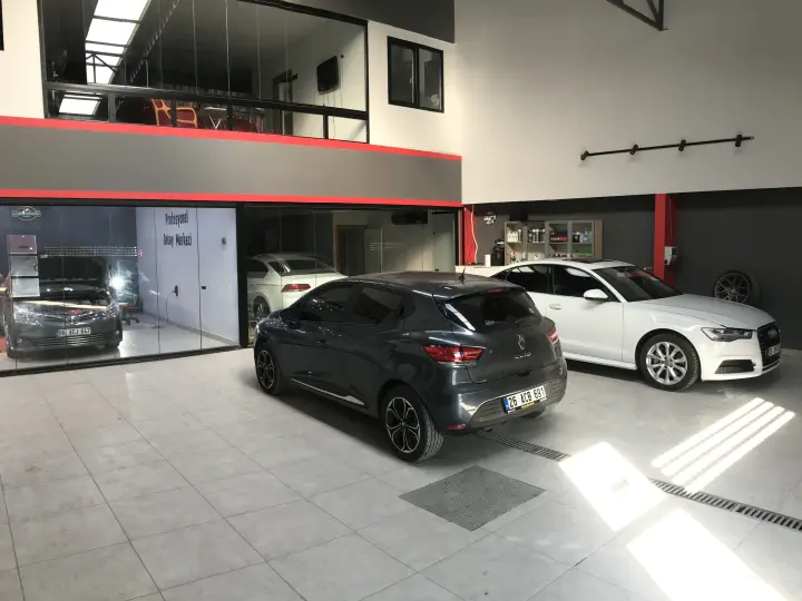 AUTOBAHN DETAY MERKEZİ - Boyasız Göçük Düzeltme - Kaporta Boya - Ppf Araç Kaplama - Boya Koruma - Detaylı Temizlik