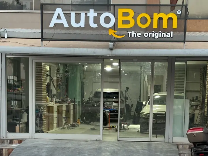AutoBom Boyasız Göçük Onarım Merkezi The Original Antalya