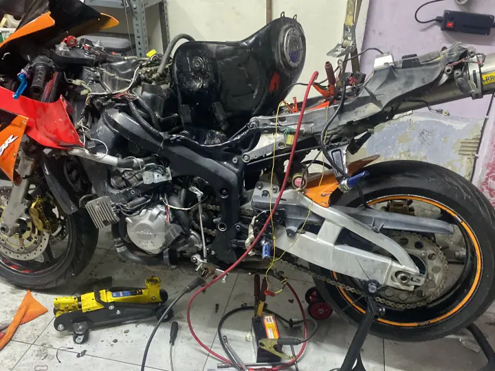 AZAT MOTOR