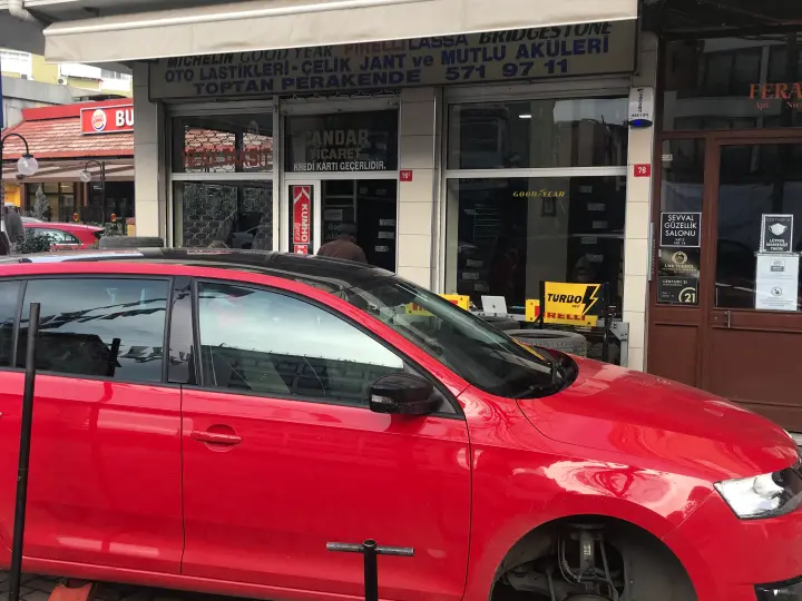 Bakırköy Lastikçi-Lastik Tamiri ve Akü Merkezi - Candar Ticaret