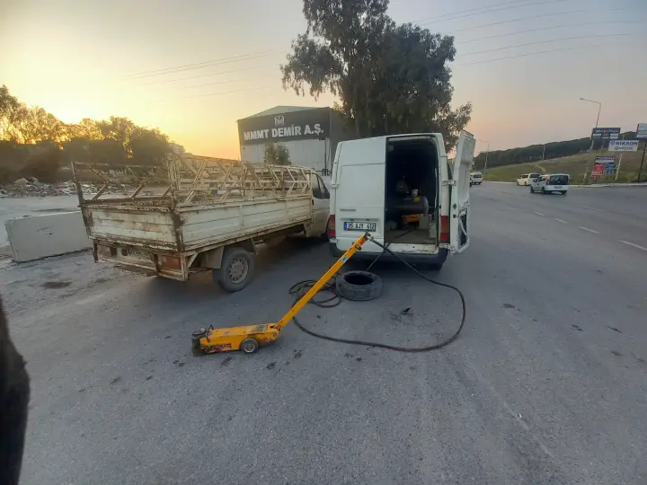 Bayram Oto Lastik - 7/24 Yol Yardım - Lastikçi - Lastik - İzmir