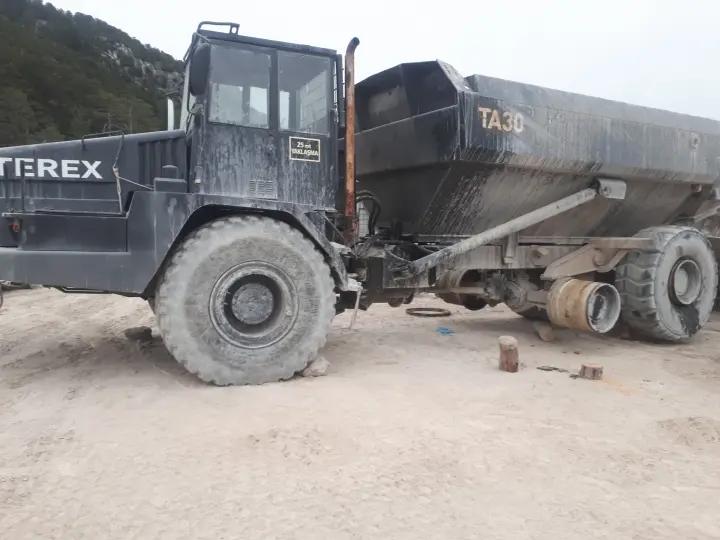 Bedeloğlu Oto Lastik seydikemer ile söğüt arasında Yardım