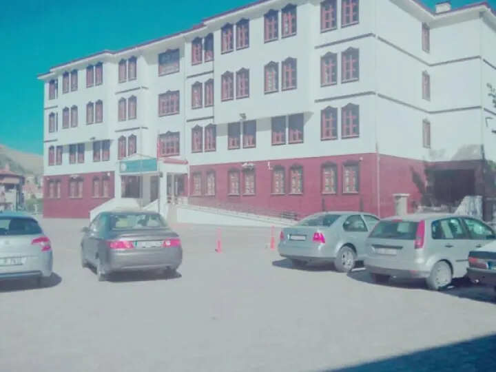 Beypazarı Öğretmenevi Otopark