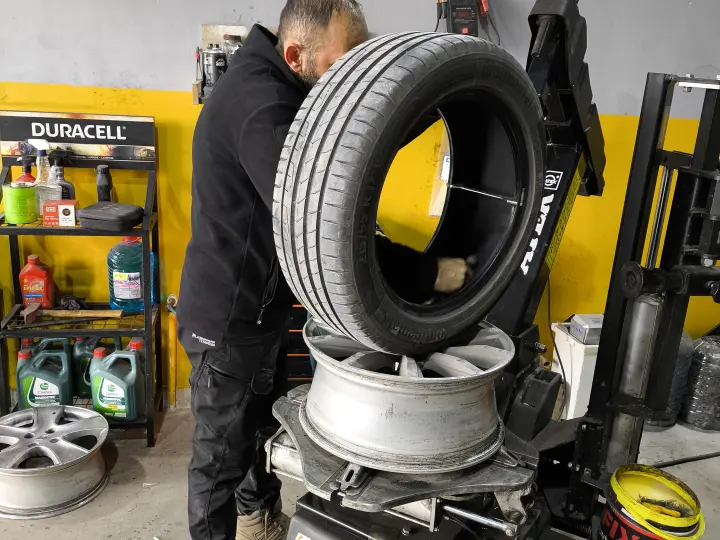 BEYTEPE OTO LASTİK AKÜ 7/24 Yol Yardım