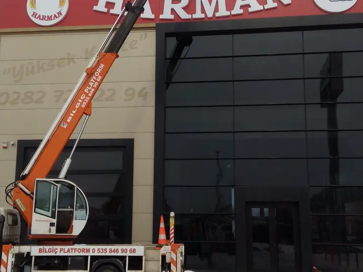 Bilgiç sepetli vinç