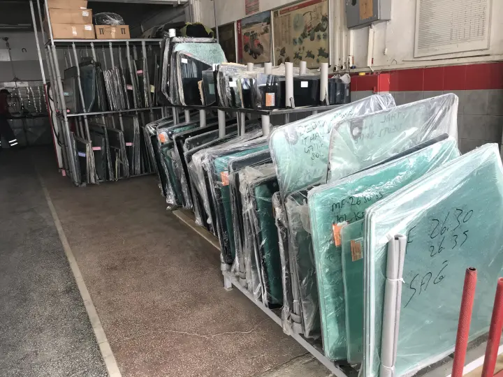 Bolat Traktör Camı Hizmetleri ( Sigorta Kasko Anlaşmalı Traktör Kabin Cami )