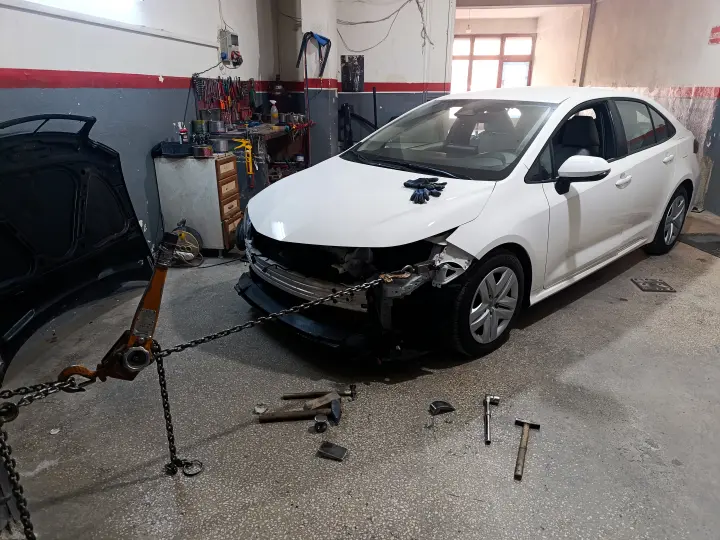 BORAN OTO KAPORTA BOYA SERVİSİ VS KAPORTA BOYA DEĞİŞEN PARÇA BAKABİLİYORUZ