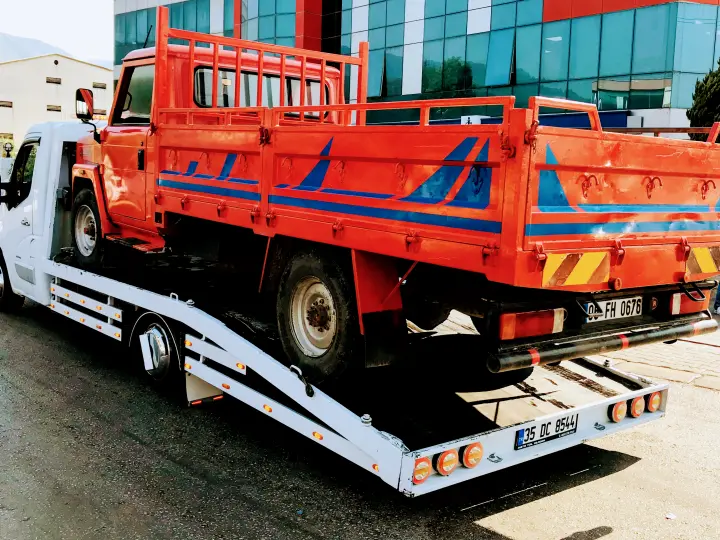 Bornova, Karşıyaka, Konak, Gaziemir Oto Çekici, Oto Kurtarıcı, Yol Yardım