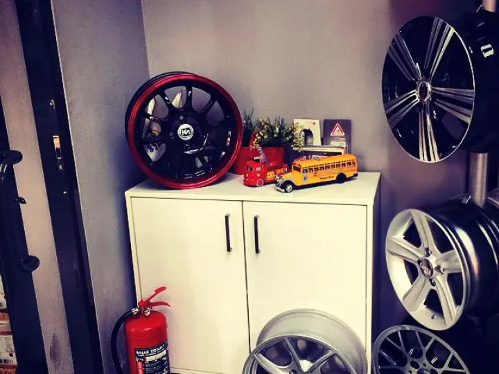 Bridgestone ÜNLÜ OTO LASTİK