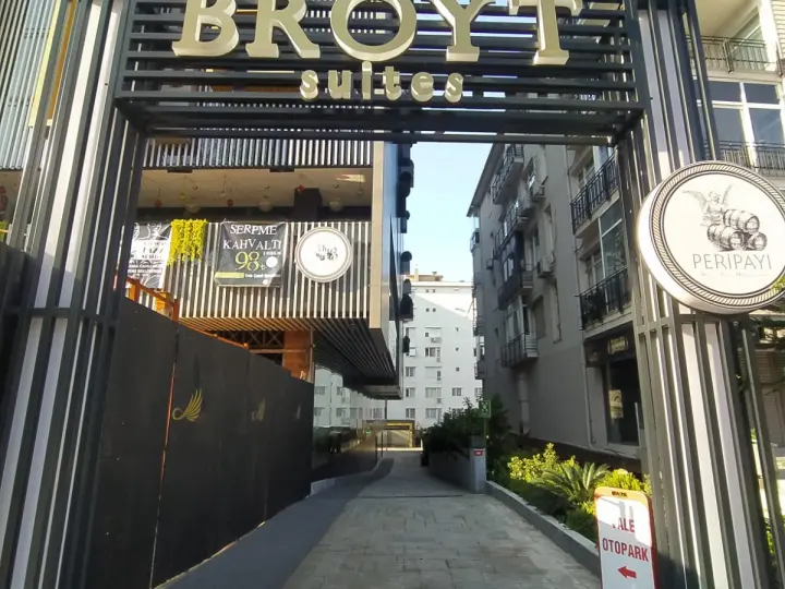 BROYT HOTEL OTOPARK