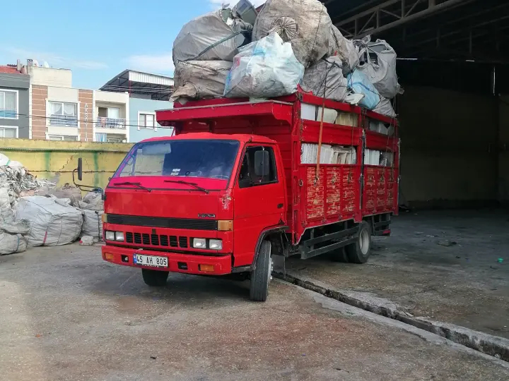 Çalışkan hurdacılık ve plastik geri dönüşüm