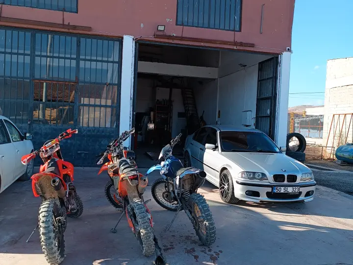 Can Motor Oto Lastik
