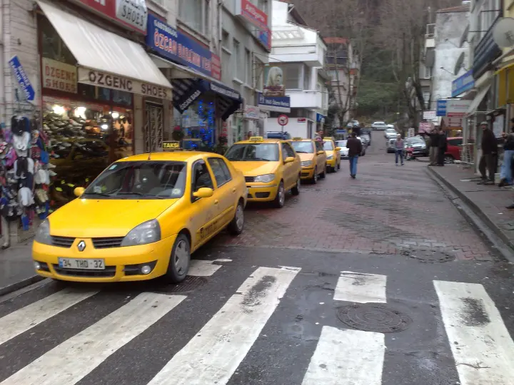 Çayırbaşı Taksi Durağı