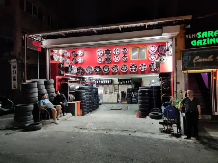 Cemil Oto Lastik Yol Yardım En Yakın Lastikci 7/24 Açık Mobil Lastikçi