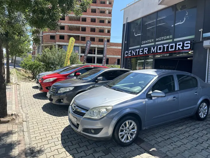 CENTER MOTORS