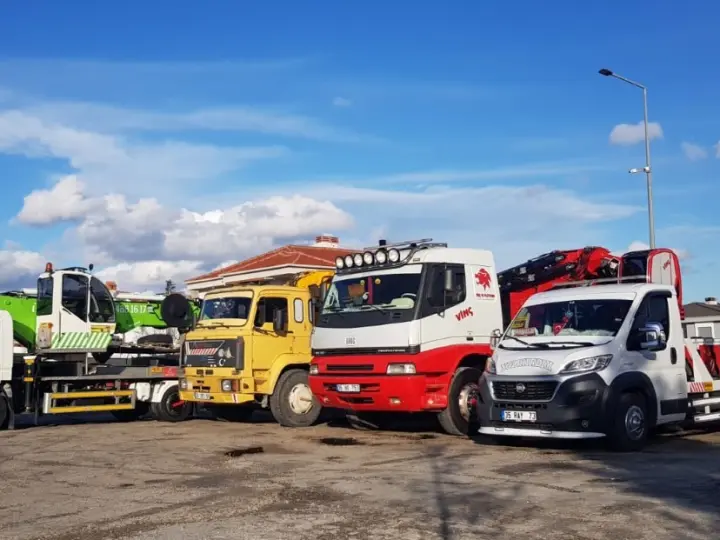 ÇEŞME / ALAÇATI Ümit Vinç, Forklift, Tekne Taşıma, Oto Kurtarma ve Yol Yardım Hizmetleri