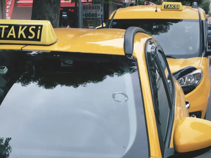 Çiftlikköy Taksi (Özdilek Avm Durağı Site )