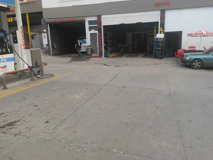 CLEAN OTO LASTİK OTO YIKAMA