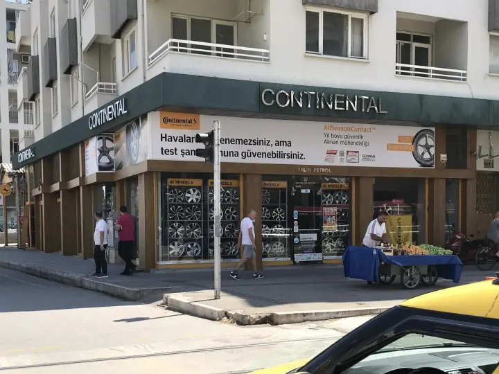 Continental Yalın Lastik Şarampol