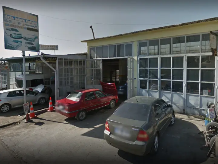 Demir Oto Tamir ve Bakım Servisi - Yol Yardım ve 7/24 Oto Kurtarma