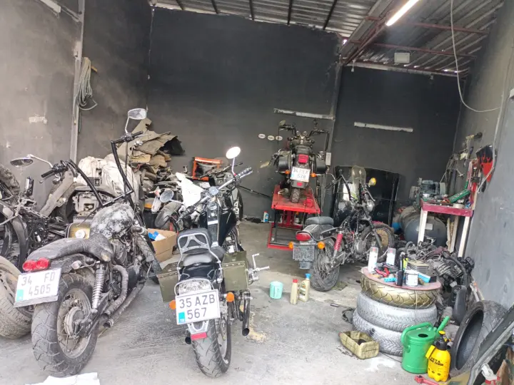 Dexter Garage