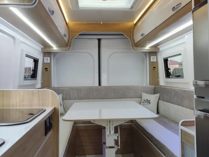 DOLLY KARAVAN