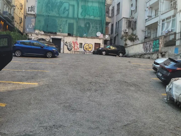 Duygu otopark