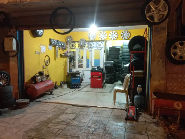 Efe oto lastik, motorsiklet yol yardım 7/24 LASTİKÇİ