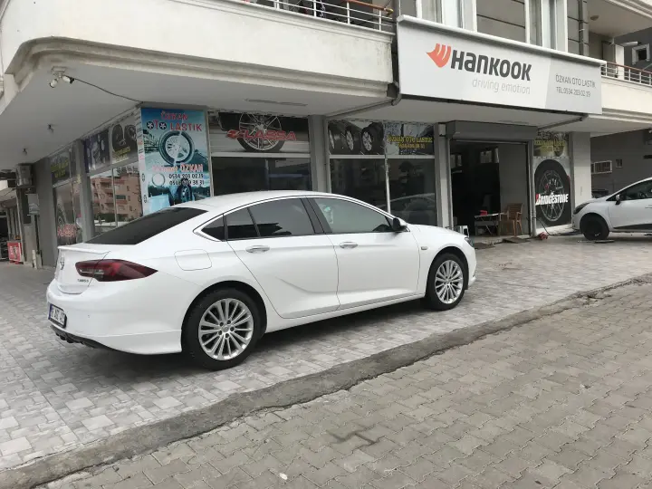 Efecan Karakuş Oto Lastik