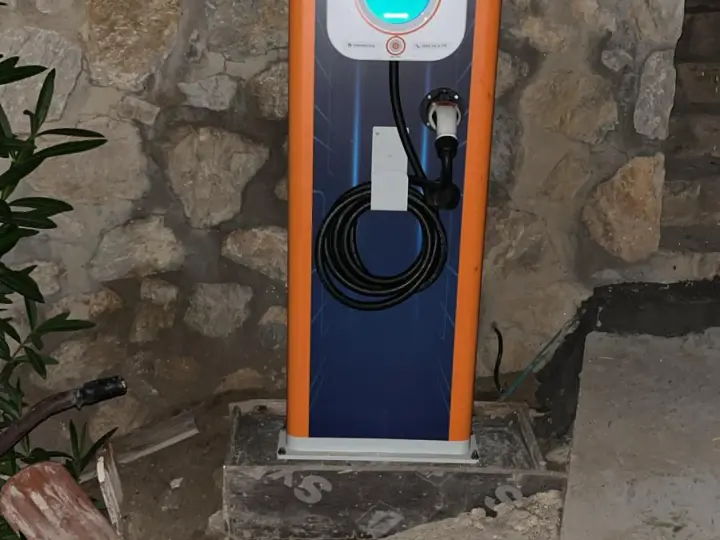Elektrikli araç şarj istasyonu
