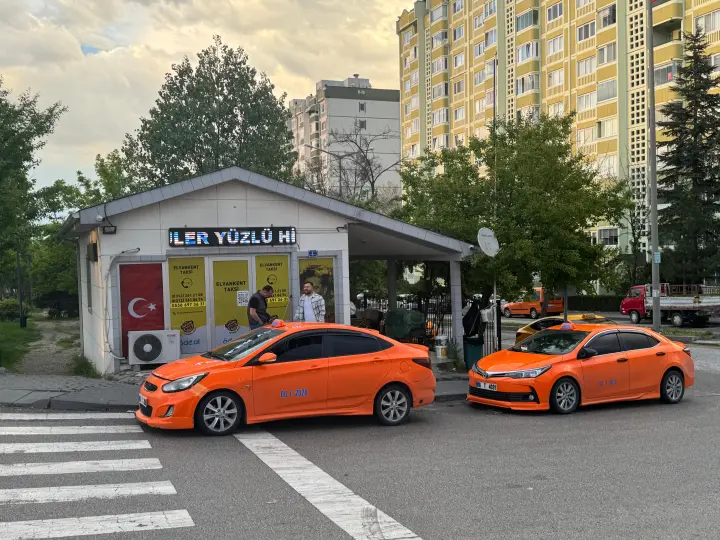 Elvankent Taksi Atakent - Topçu - Ayyıldız - Oğuzlar - Yeşilova - Etimesgut Taksi
