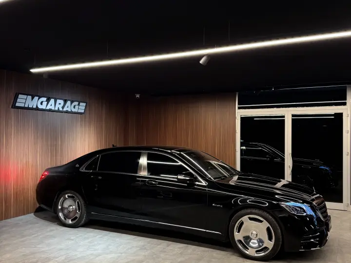 EM GARAGE
