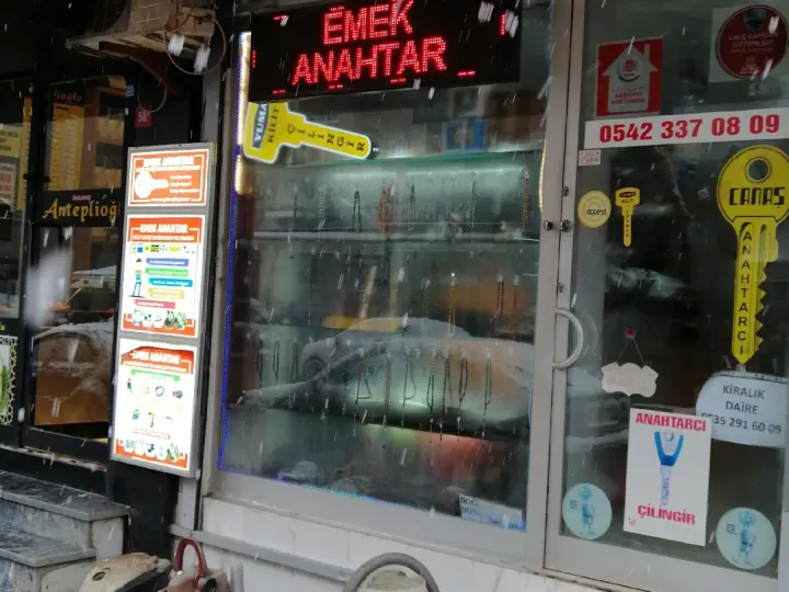 Emek Anahtar Çilingir Elektrik Hırdavat Ev Gereçleri