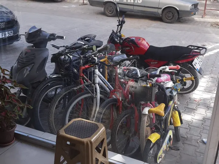 Emrah motorsiklet tamirhanesi